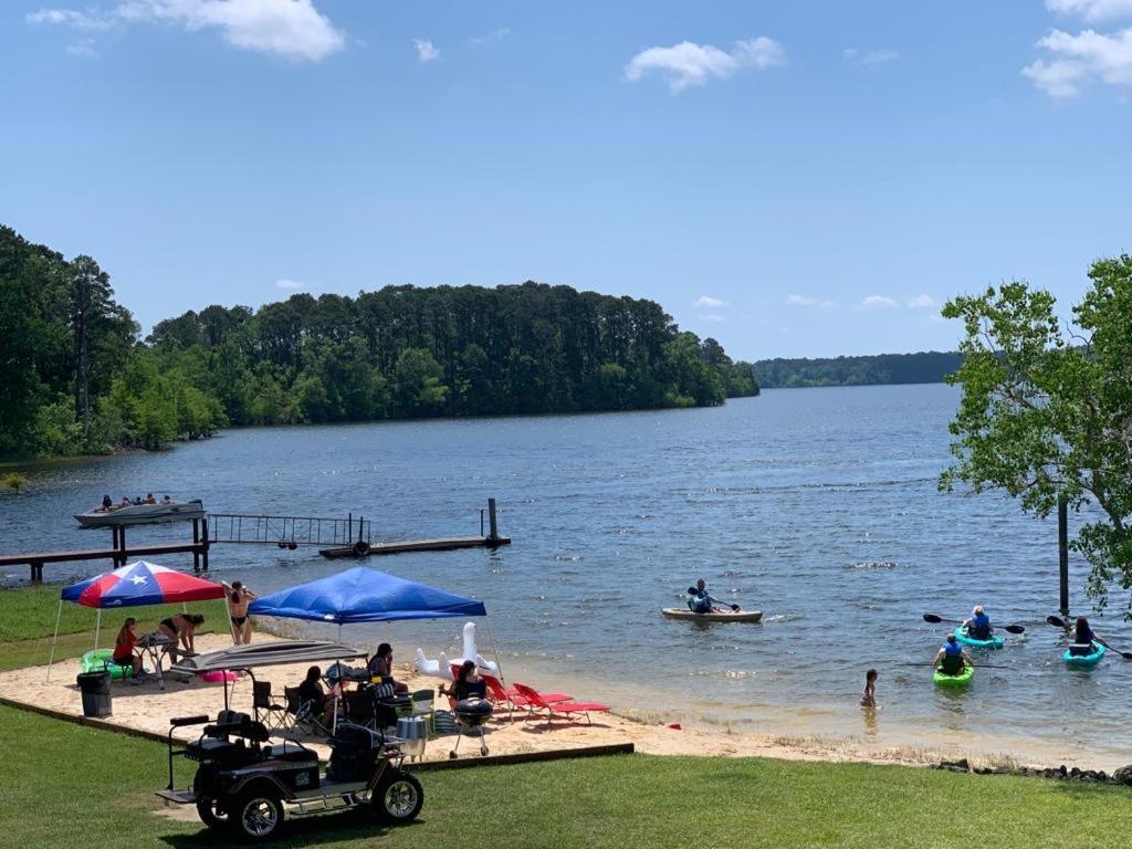 Hemphill Alpine Lakeview Motel Room Wifi,Sandy Beach Boat Ramp,Pier,Marina,Bath House With Laundromat מראה חיצוני תמונה